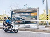 高雄鴨子船結束營運　廣告還在登