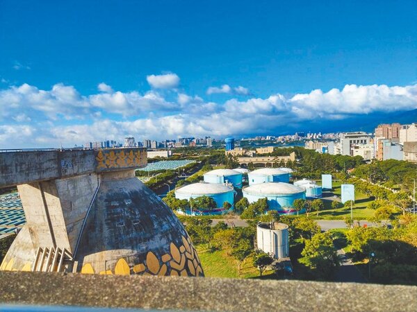 八里汙水廠本由台北市政府管理，經行政院同意2021年6月將移交給新北市政府管理。（新北市水利局提供／葉德正新北傳真）