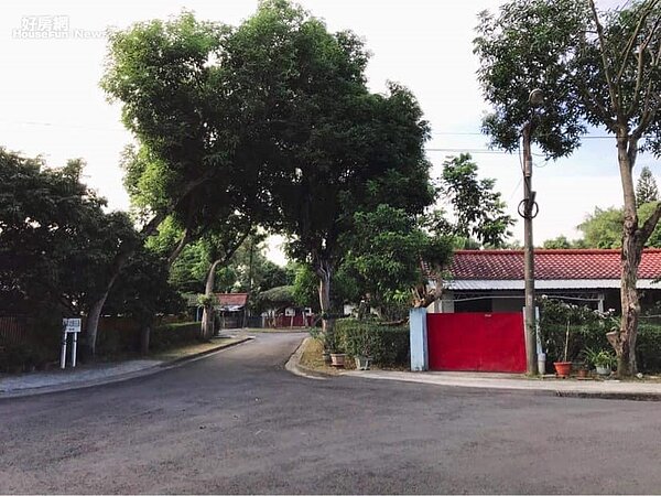 一名網友想在台中找退休宅，其他網友推薦可住南投中興新村。圖／好房網News記者呂詠柔攝