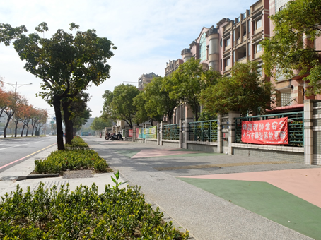 台南市前瞻計畫「提升道路品質計畫」，已完成改善14間學校通學步道。圖／台南市政府提供