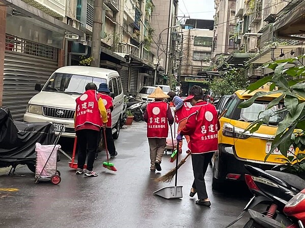 自立里環保講座十分受歡迎。圖／板橋區自立里辦公處提供