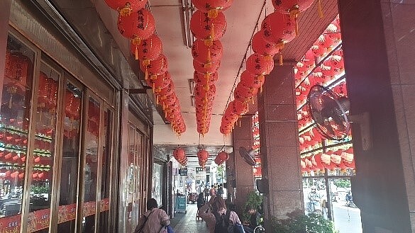 慈惠宮的一隅充滿特色。圖/朱哲輝攝影