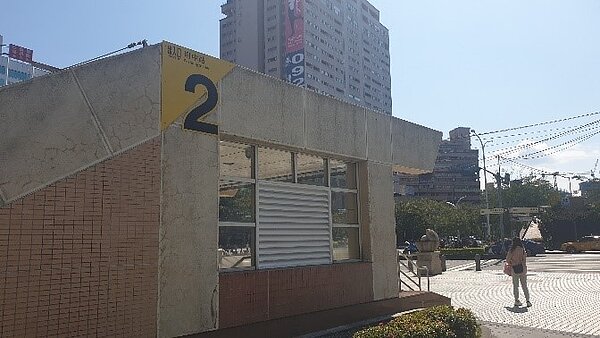 府中站為挹秀里居民提供便捷交通。圖/朱哲輝攝影