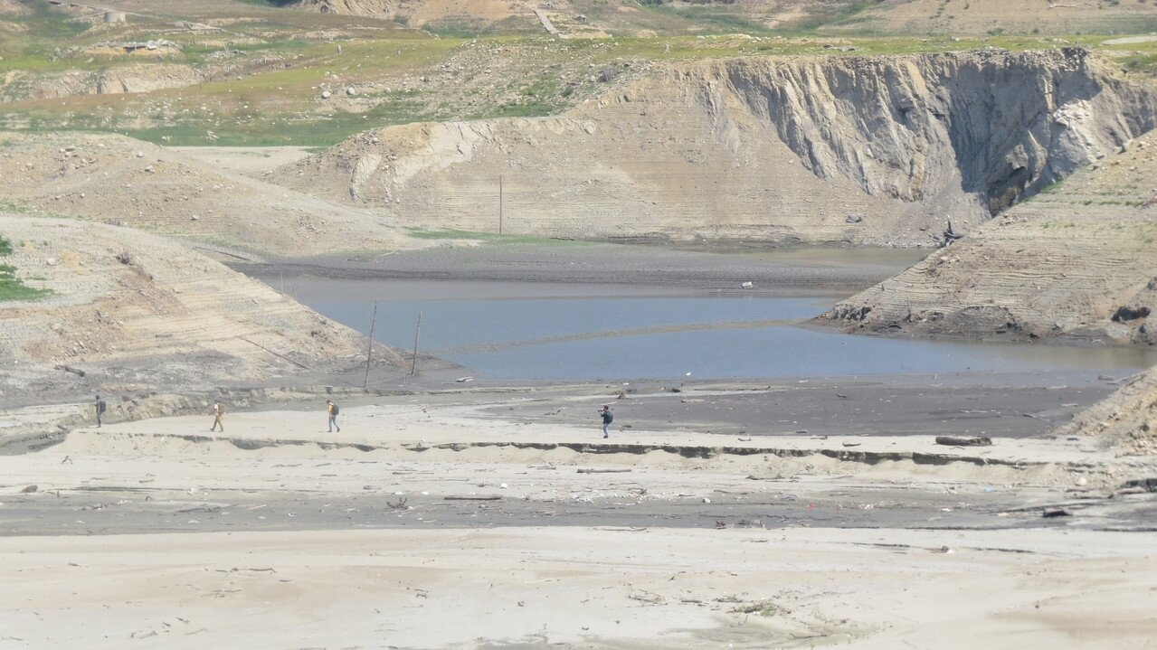 苗栗水情吃緊,鯉魚潭水庫上游見底。本報資料照片,記者范榮達/攝影