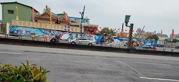 迎接各地的供應商與批發商，第一果菜市場已是老建築。圖／曾慎昭攝