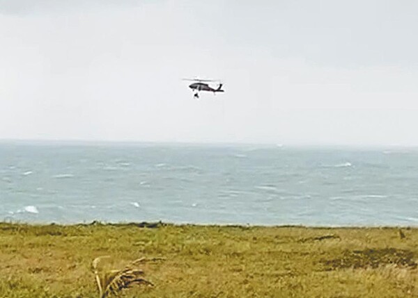 中尉羅尚樺經緊急吊掛送往台東馬偕醫院搶救後,宣告不治,國軍確定再傳憾事令人悲慟。(民眾提供/謝佳潾屏東傳真)