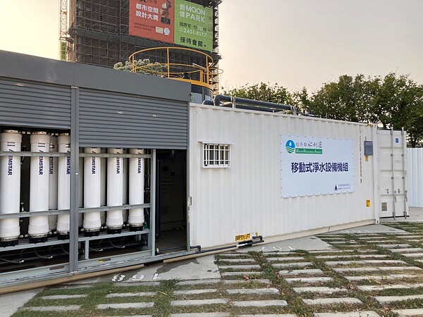 淨水設備機組已運至水湳水資源回收中心裝設,預計3月底前可設置完成。圖/台中市水利局提供