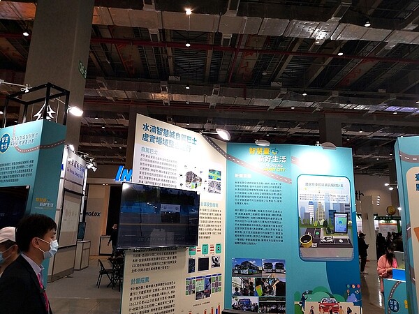 水湳經貿園區是台中市府的重點發展區,已吸引不少企業、建商進駐。而水湳經貿園區也是台中市自駕巴士的實驗場域。圖/好房網News記者林和謙攝