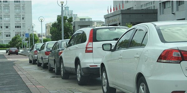 財政部指出,初估今年牌照稅額上看640.6億元、年增1.2%。圖/中時報系資料照