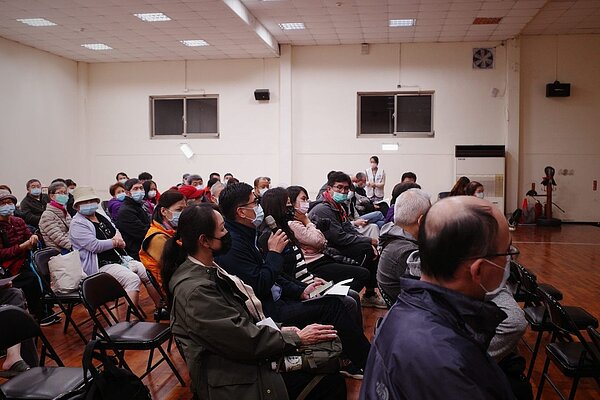 都更處日前舉辦公辦整維說明會,撫遠街整宅住戶參與踴躍。圖/北市都更處提供