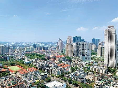 台中豪宅今年329檔期搶攻西、南屯,豪宅案量超過230億。圖∕王妙琴