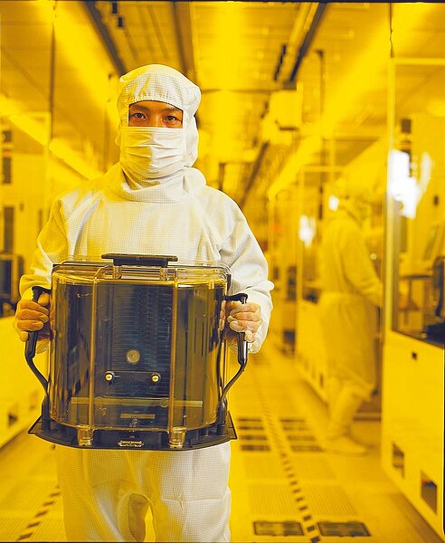 半導體廠是用水怪獸。圖為台積電12吋晶圓。圖/台積電提供