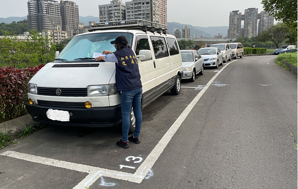 永和區、中和區、樹林區、鶯歌區、林口區、深坑區及汐止區等部分巷弄共計85格路邊停車格,將自4月1日起實施收費管理。新北市政府提供