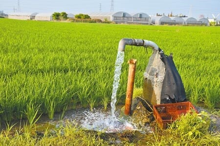 全台鬧水荒，抽地下水情況較往年多又密集，根據水利署監測，嘉義區地下水位已較去年同期低1公尺。（呂妍庭攝）