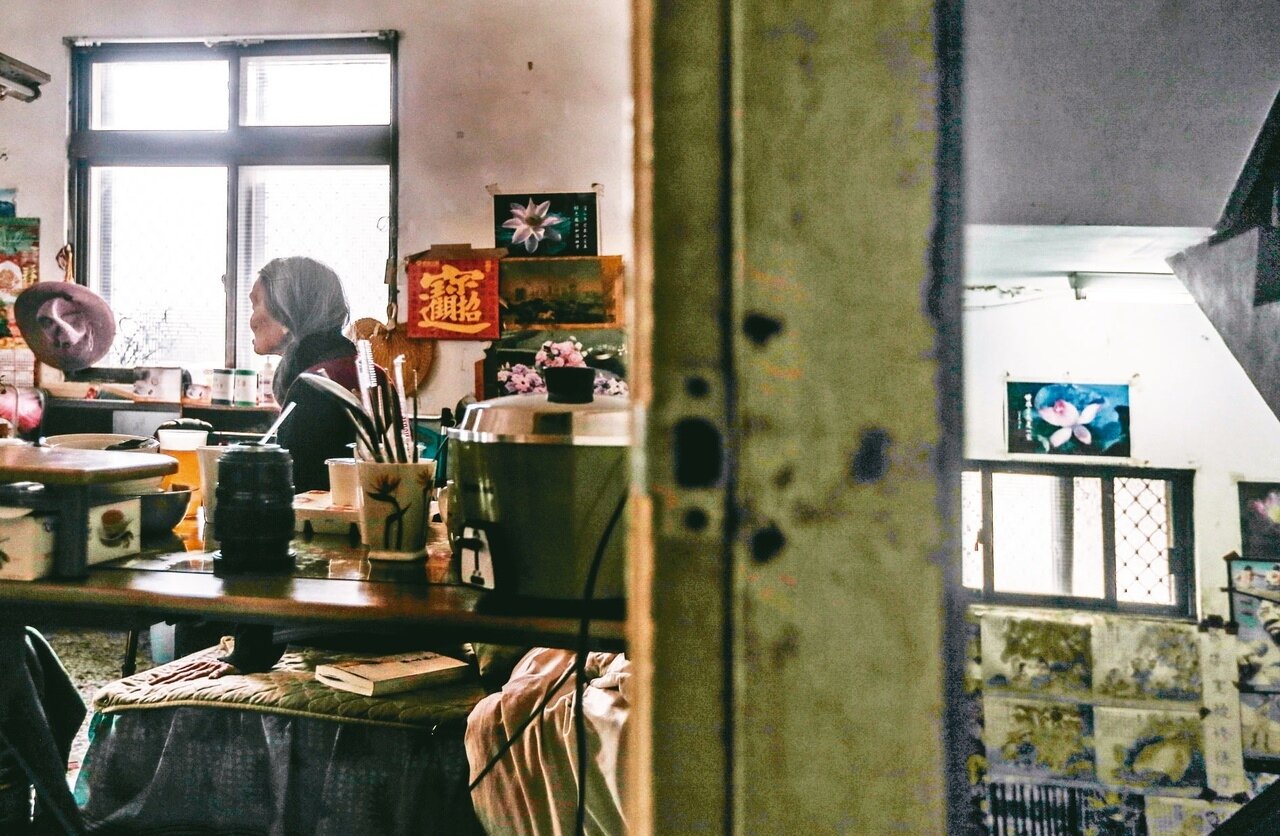 內政部五月將推出「長者換居」計畫，協助長者搬到無障礙的租屋居住，既有住宅由政府包租代管，解決晚年囚居老屋現象，但實際效果如何，仍有待觀察。記者黃仲裕／攝影 