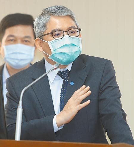 內政部次長花敬群29日在立法院報告「住都中心於居住正義議題中扮演之功能與定位」並備詢,就外界關心政府是否要推出囤房稅一事,他表示絕對支持以囤房稅結合包租代管的大方向,不過政策推出需要考量的細節和層面廣大還需要討論,累積社會共識。(季志翔攝)