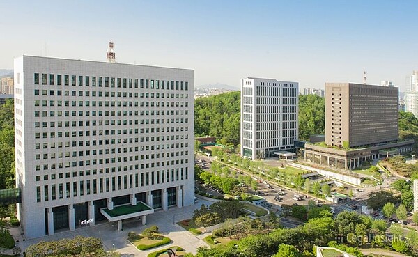 南韓大檢察廳30日宣布將動員500名檢調人員,徹查公職人員不法房地產交易。圖/摘自namu.wiki