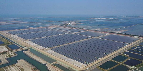 台電打造全台最大陸域光電場。圖/台電提供