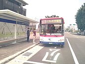 八里F125新巴士　轉型878區公車