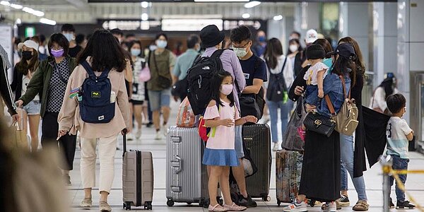 受惠疫情穩定與好天氣加持,加上國門不開,無法赴海外旅遊度假,國旅市場延續農曆春節假期熱度繼續發燒。圖/鄧博仁