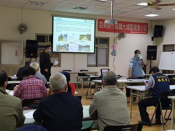 苗栗縣政府規畫辦理竹南鎮公義路至頭份市信義路的聯絡道道路拓寬工程,近日辦理地方說明會。圖/苗栗縣政府提供