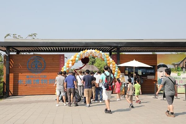 台南山上花園水道博物館近期迎接第100萬人次幸運兒。圖/台南市政府提供