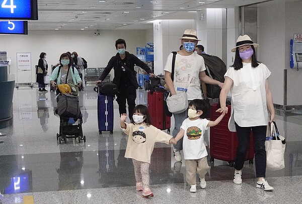 帛琉旅遊泡泡次發團昨出發,旅客人數比首發團減少許多。記者陳嘉寧/攝影