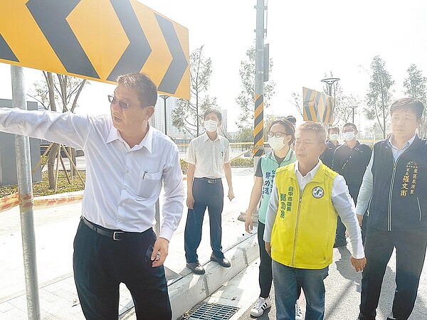 台中市復興東1街現行道路呈多叉路型態，交通事故頻傳，地方人士多次會勘，盼改善當地交通。（民眾提供／張妍溱台中傳真）