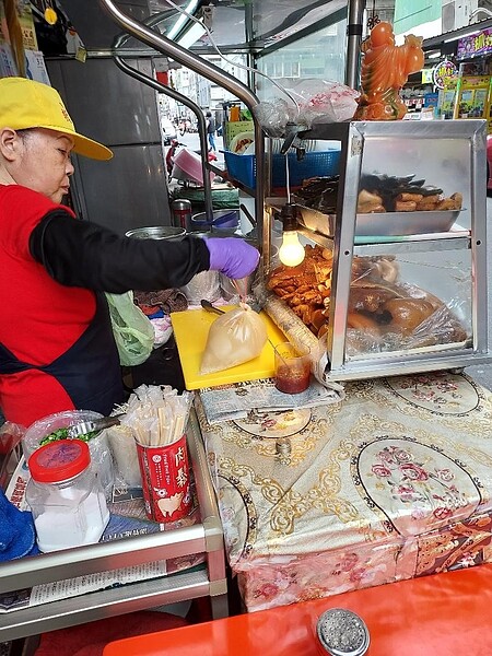 李謝素珍特愛有人情味的小麵攤。夏維鴻攝影