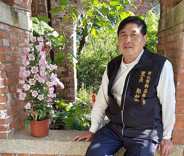 里長鄭朝棟對地方事務十分嫻熟老練，政績經得起考驗。高鳳珠攝影