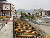 高雄美濃民宅下陷50公分　阿嬤抱怨晚上不敢睡