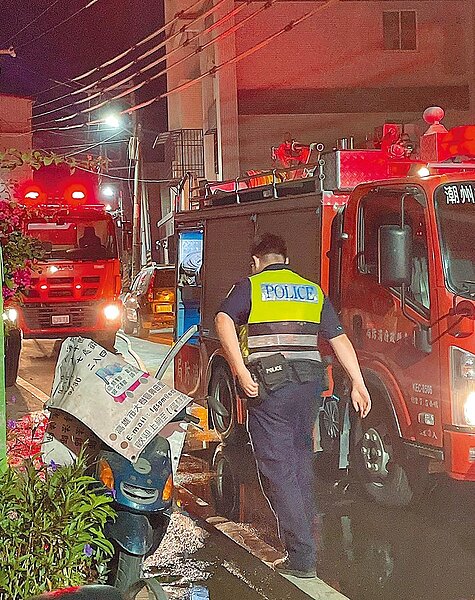 屏東潮州光明路5日凌晨3時56分發生住宅火警,男子生日成忌日,火調人員正釐清起火原因。(民眾提供/林和生屏東傳真)