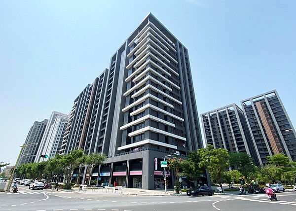 台南市屋齡10年內住宅,受首購族和南科員工喜愛,尤其永康區和北區已成為交易熱區。圖/永慶房產集團提供