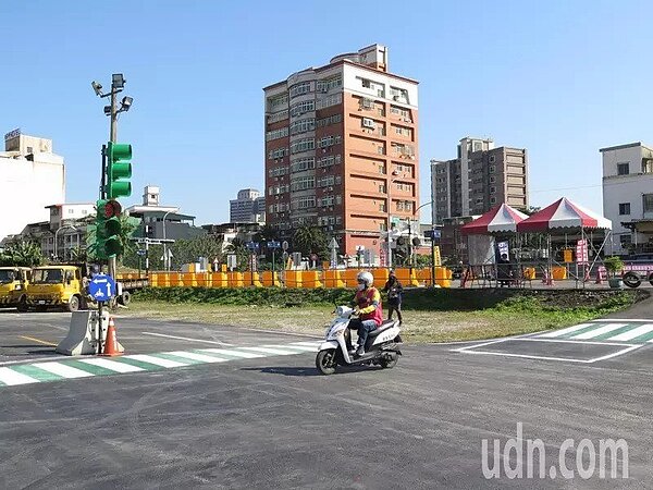 公路總局鼓勵民眾考機車駕照前上駕訓班,提供每人1300元補助,2021年補助期限到11月30日。圖/聯合報資料照片