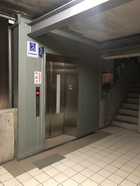 劍潭貳期整宅增設電梯完工。圖／台北市政府提供