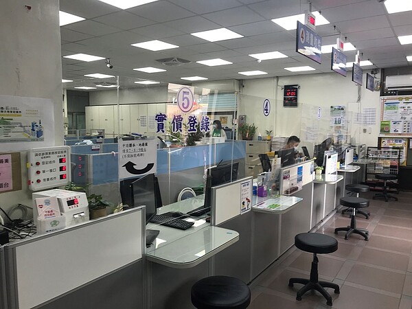 搞懂實價登錄眉角,掌握正確房市資訊。圖/新竹縣地政處提供