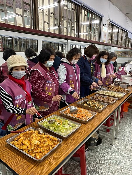 秀朗里共餐活動