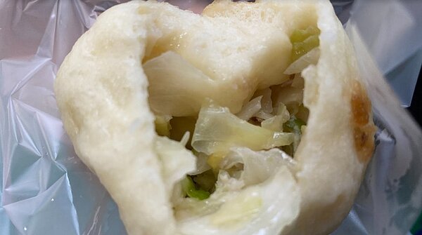 尚大娘水煎包高麗菜包。圖／王若茵