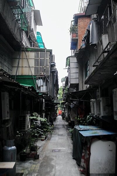 經過後巷美化後的大仁里。圖／張愷丰攝