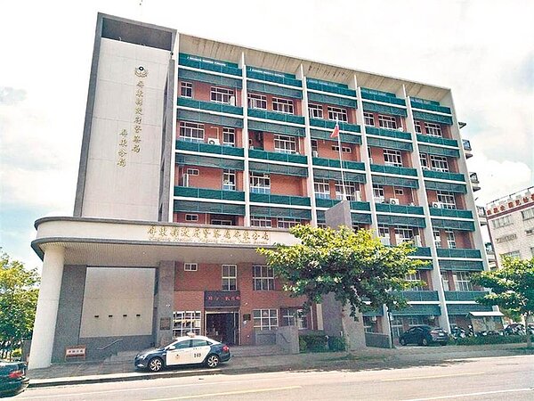 水壺被摻漂白水,屏東某國中2女學生受害,家屬已向警方報案。(中時資料庫)