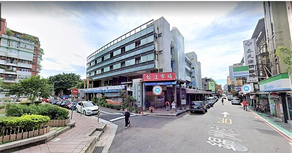 松江市場擁有優秀的生活機能,且住宅均價59.3萬,以中山區來說相對親民,因此受到許多自住者青睞。圖/翻攝Google Map