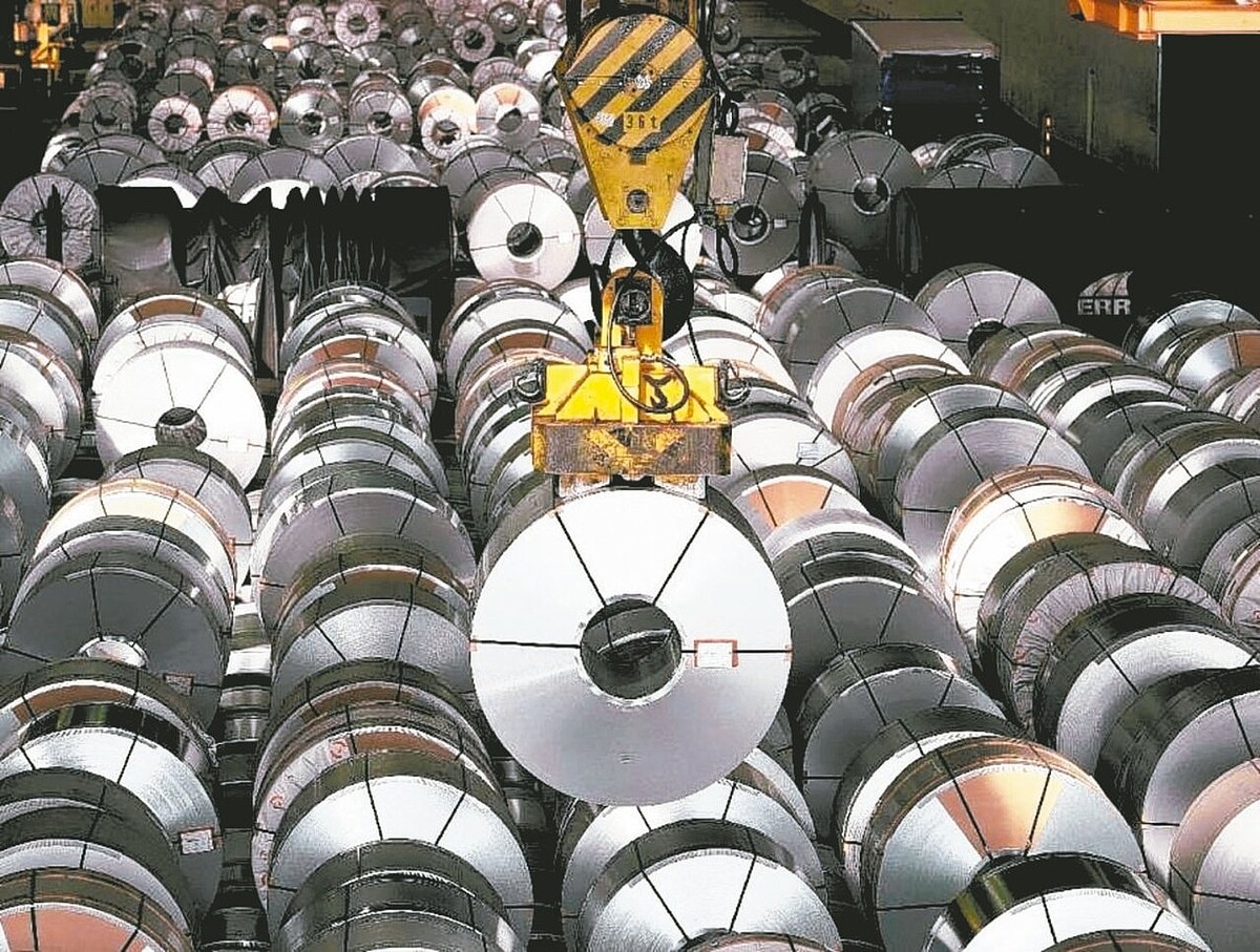 鋼價走高、鋼市需求暢旺,多檔鋼鐵股昨齊聲漲停歡呼。聯合報系資料照