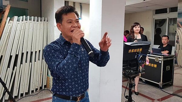 中正里寒冬送暖活動林煌益致詞。圖／擷取自中正里臉書