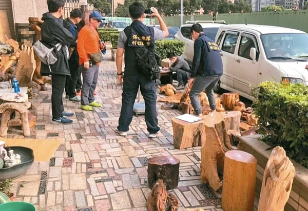 檢警追山老鼠集團。圖/聯合報資料照片
