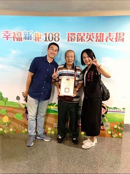 林郁岑啟動從四面八方而來的環保英雄。圖／里辦提供