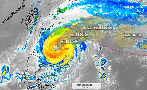 中度颱風舒力基目前位置在台灣南端的東南方約490公里處,七級暴風圈距離約270公里,將往東北方向前進。圖/取自臉書粉專「氣象達人彭啟明」