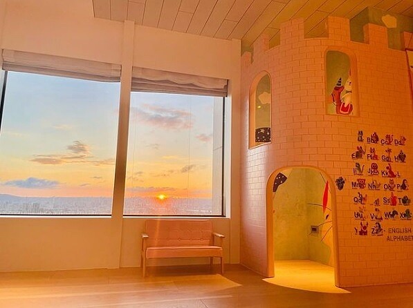 周杰倫於21日公開自己為女兒Hathaway建造的粉紅城堡。圖/截自周杰倫IG