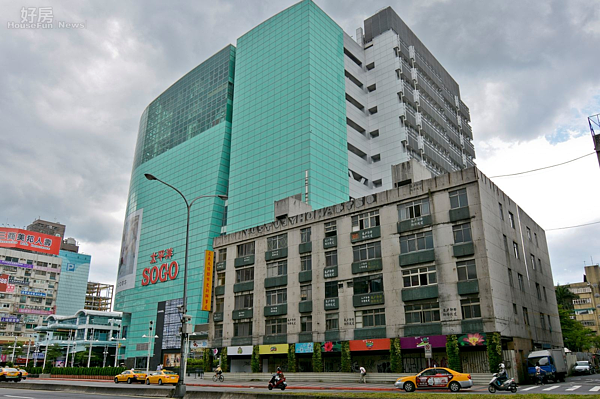 位於忠孝SOGO旁的正義國宅如今仍未重建。(好房網News記者陳韋帆/攝影)