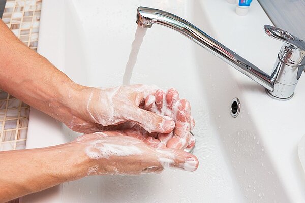 市售的「綠的GREEN抗菌洗手乳」被民眾送驗後,發現生菌數超標。圖/中化生醫科技提供