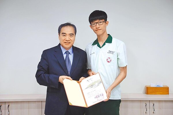 經濟部23日發布新任台鹽董事長由現任嘉義縣副縣長吳容輝接任。圖/取自嘉義縣政府網站